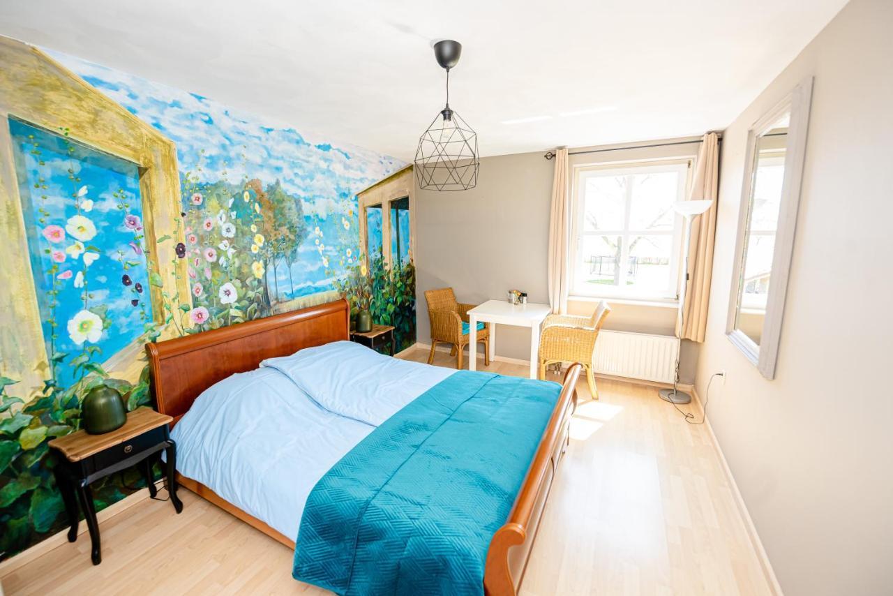 Bed & Breakfast 3*