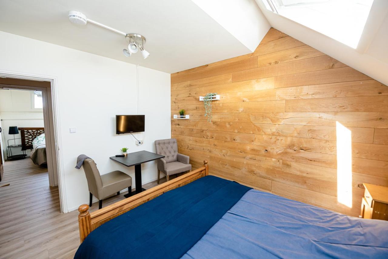 Bed & Breakfast Bed & Breakfast